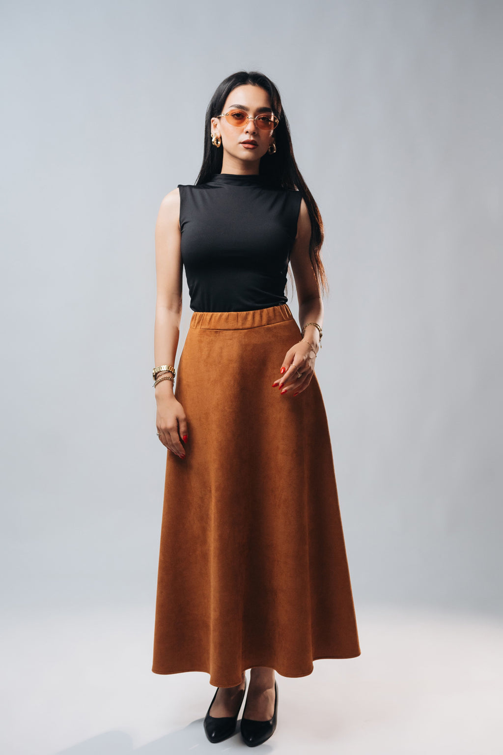 HIGH NECK SLEEVELESS
