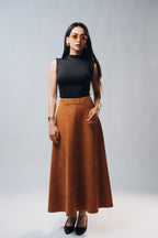 HIGH NECK SLEEVELESS