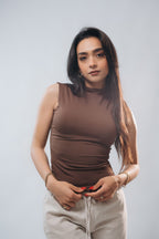 HIGH NECK SLEEVELESS