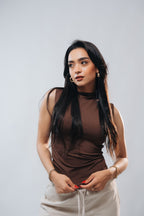HIGH NECK SLEEVELESS