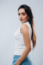 HIGH NECK SLEEVELESS