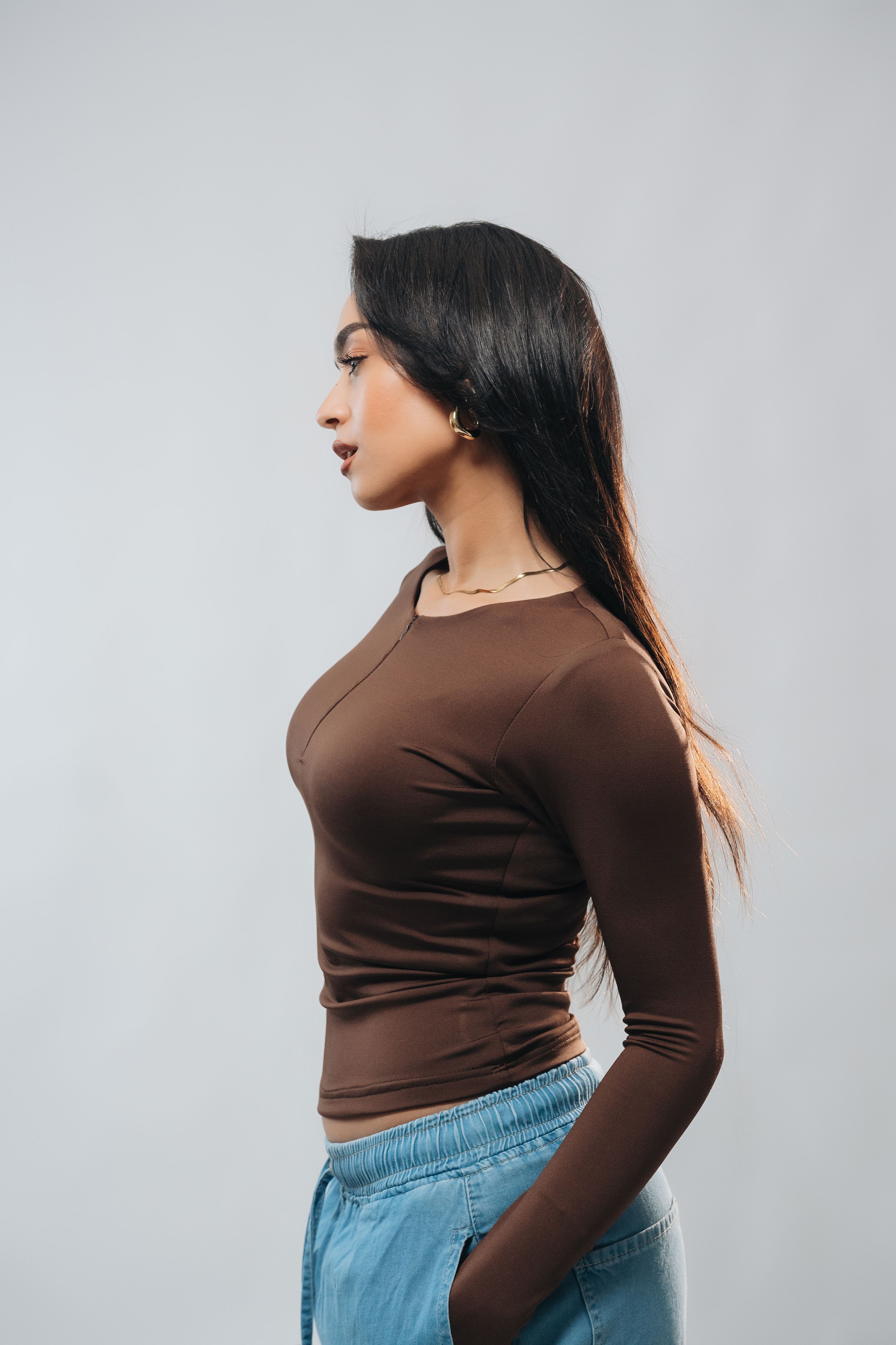 HALF-ZIP NECKLINE LONG SLEEVE