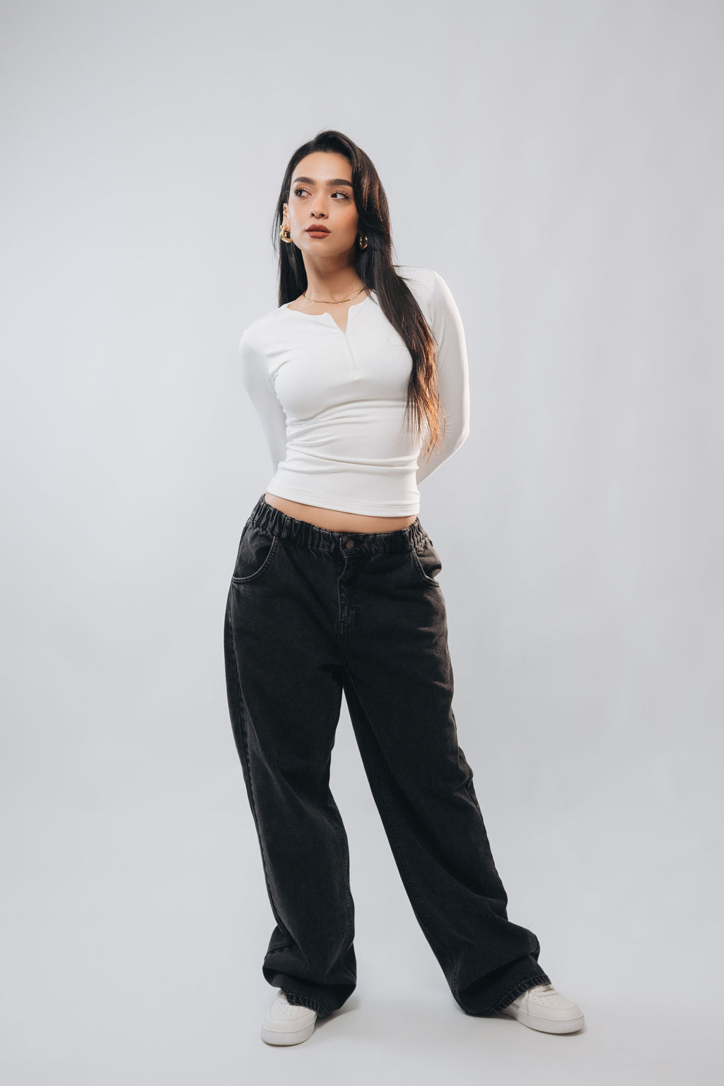HALF-ZIP NECKLINE LONG SLEEVE