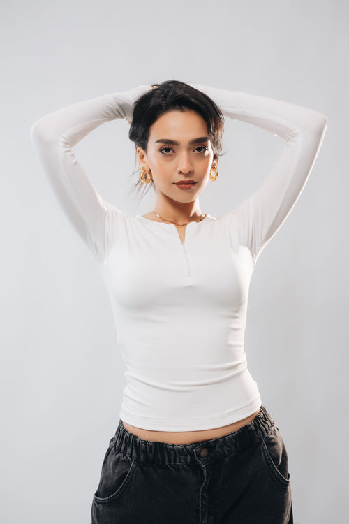 HALF-ZIP NECKLINE LONG SLEEVE