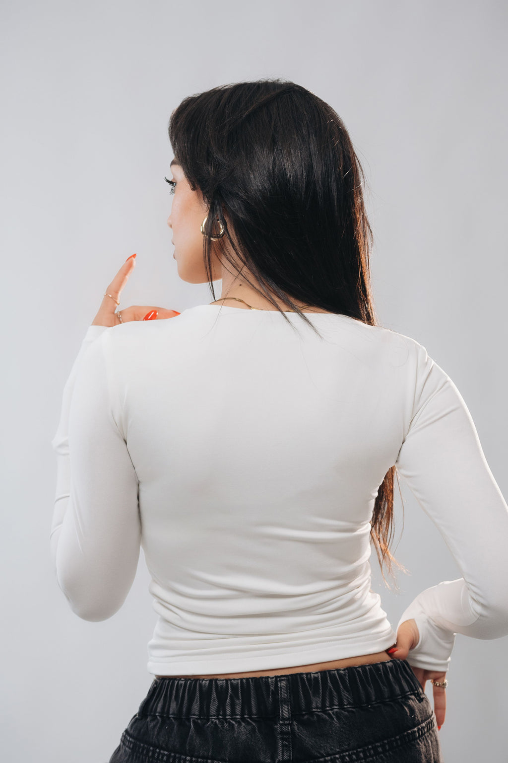 HALF-ZIP NECKLINE LONG SLEEVE